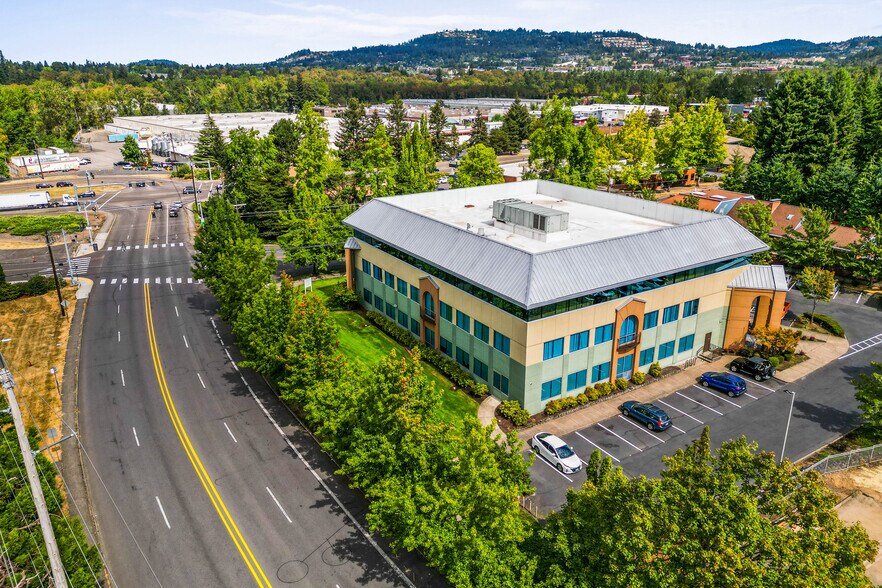 More Photos Of 6902 SE Lake Rd, Milwaukie Medical For Lease