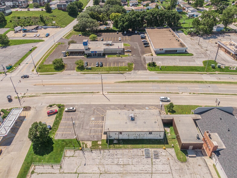 More Photos Of 3525 N 90th St, Omaha Freestanding For Sale
