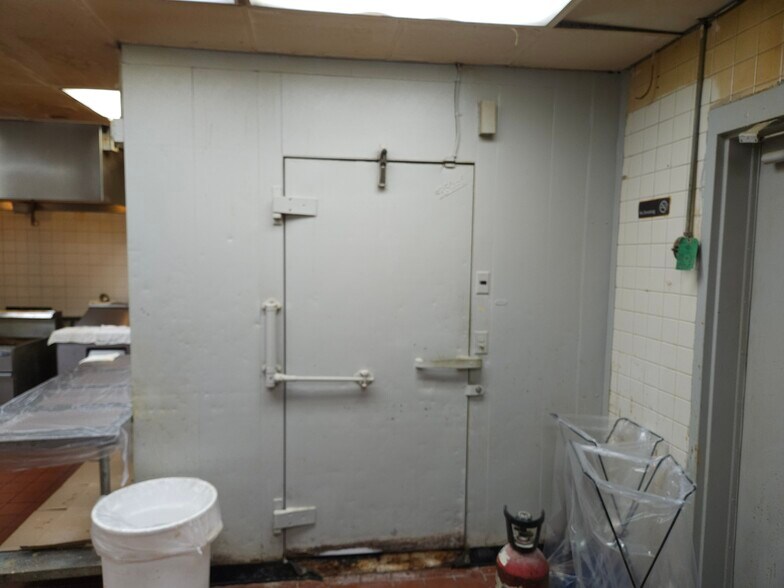 More Photos Of 3616 E 11th St, Tulsa Fast Food For Sale