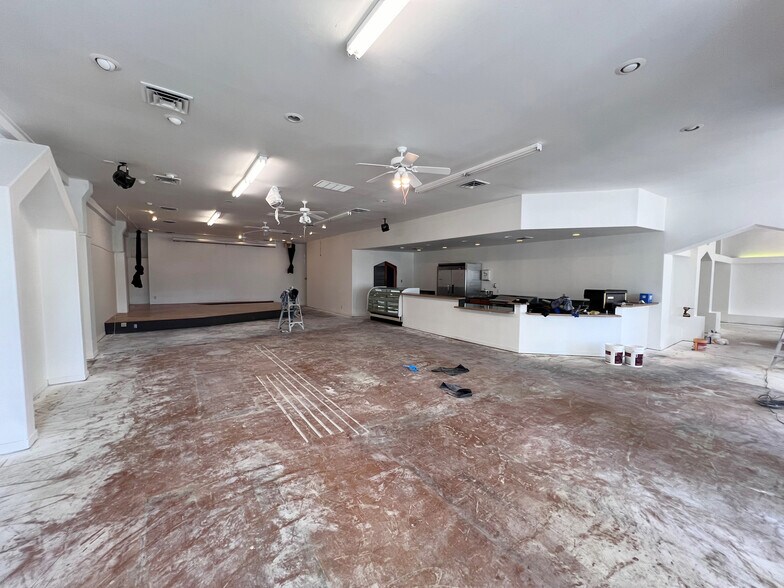 More Photos Of 923 C St, San Rafael Storefront For Sale