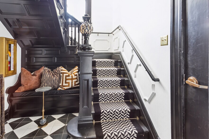 More Photos Of 100 W Main St, Boise Office Residential For Lease