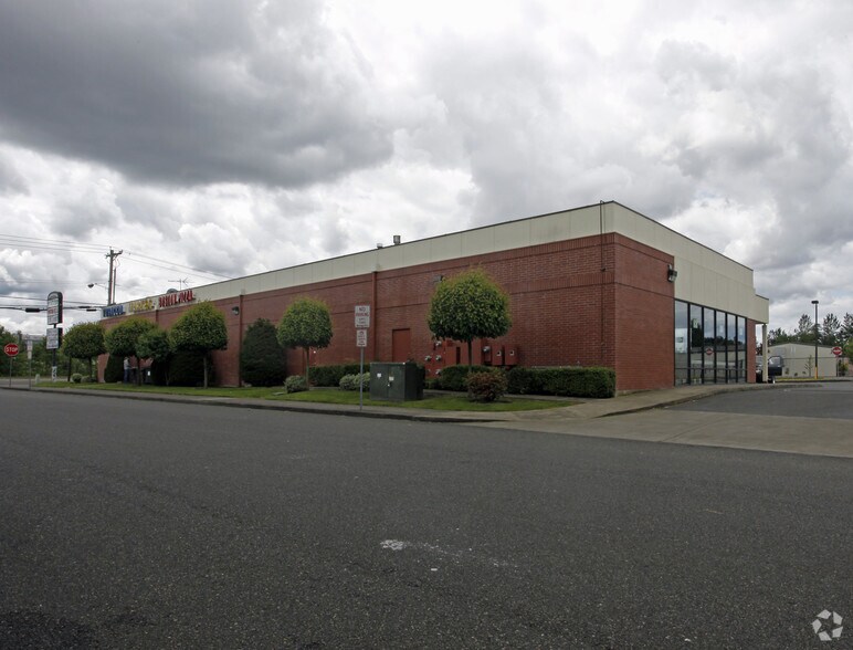 More Photos Of 22605 NE Halsey St, Fairview Storefront For Lease