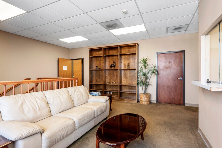 More Photos Of 2070 N Tustin Ave, Santa Ana Office For Sale
