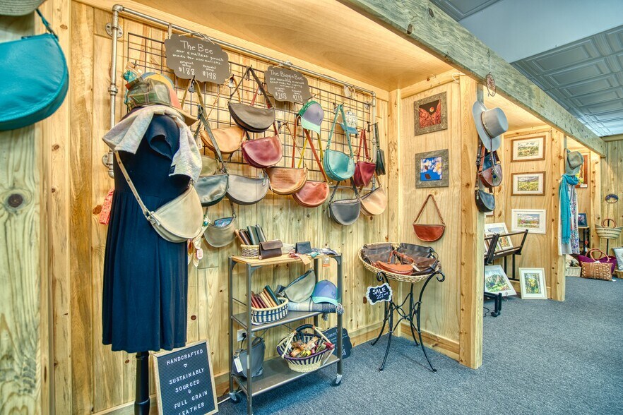 More Photos Of 424 Main St, Lyons Storefront For Sale