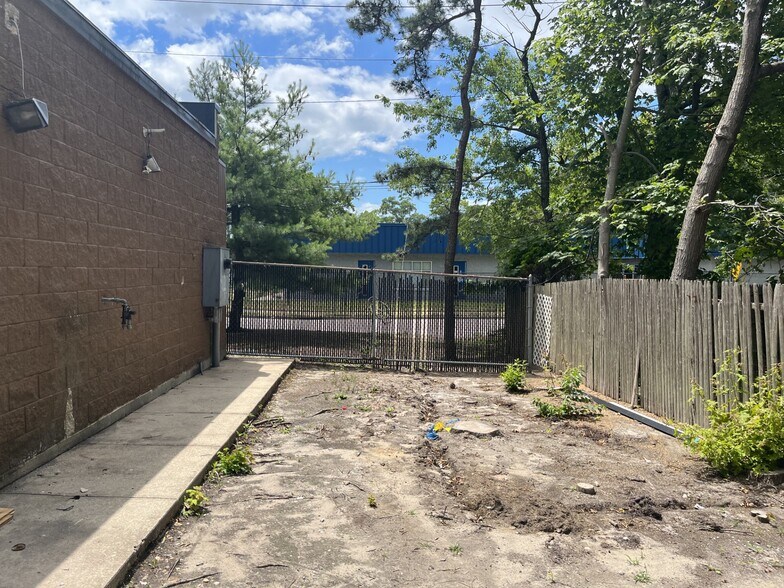 More Photos Of 440 William Floyd Pky, Shirley Restaurant For Sale