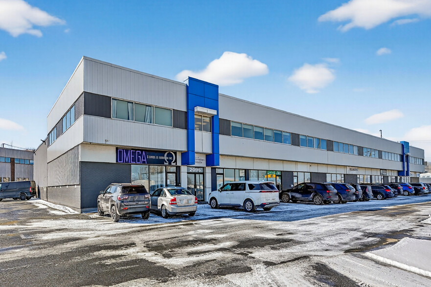 Primary Photo Of 2095 Rue Frank-Carrel, Québec Industrial For Sale