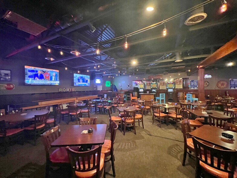 More Photos Of 8301 Glade Ave, Oklahoma City Restaurant For Lease