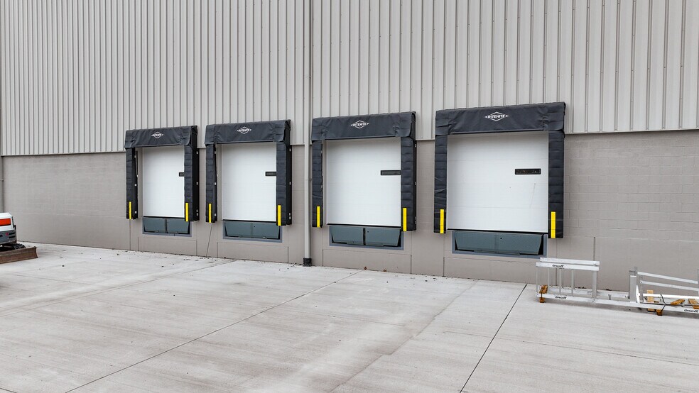 More Photos Of 485-495 Research Dr, Pittston Township Warehouse For Lease