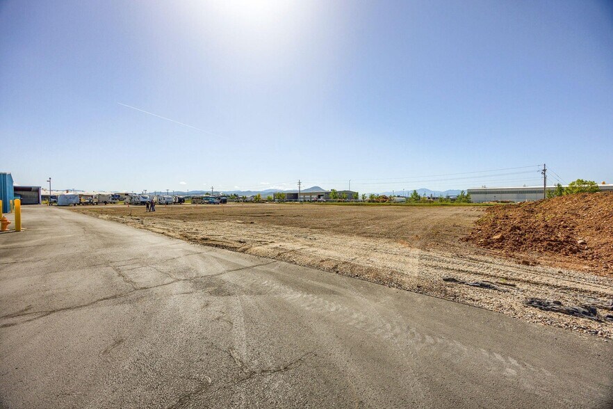 More Photos Of 1400 Avenue G, White City Self Storage For Sale