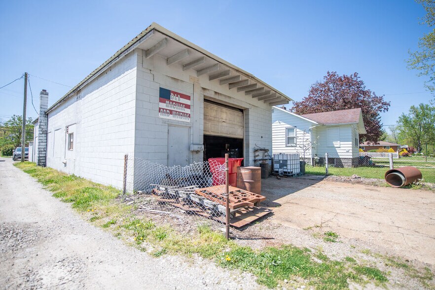 More Photos Of 1128 N Main St, Uhrichsville Manufacturing For Sale