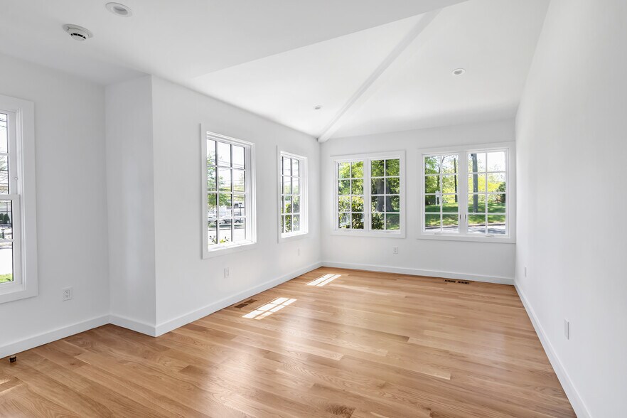 More Photos Of 965 Post Rd E, Westport Office Residential For Lease