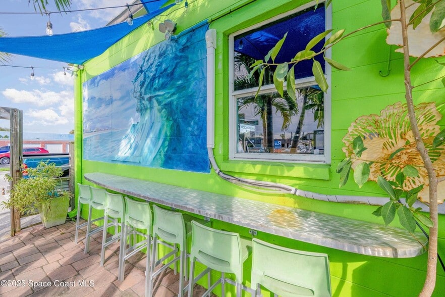 More Photos Of 222 N 1st St, Cocoa Beach General Retail For Sale