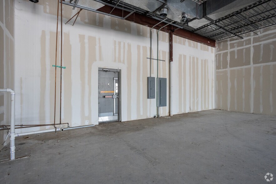 More Photos Of 20755-20845 US 59 Hwy N, Humble Unknown For Lease