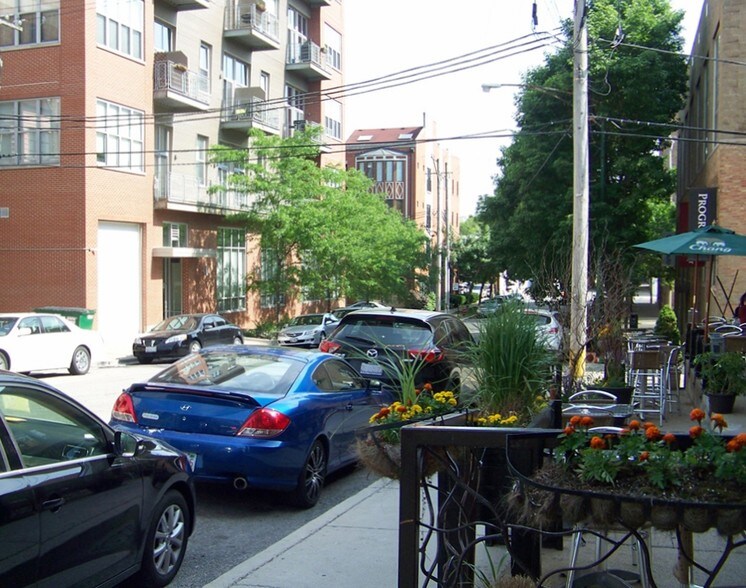 More Photos Of 833-845 W Chicago Ave, Chicago Office For Sale