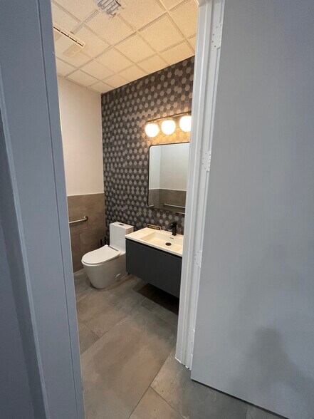 More Photos Of 416 SE Flamingo Ave, Stuart Medical For Sale