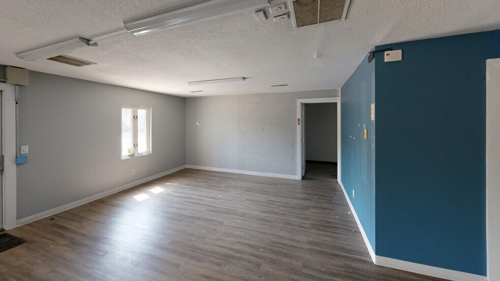 More Photos Of 520 Spring St, Fort Wayne Warehouse For Lease