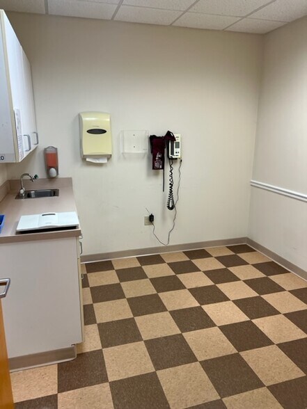 More Photos Of 1449 Old Waterbury Rd, Southbury Office For Sale