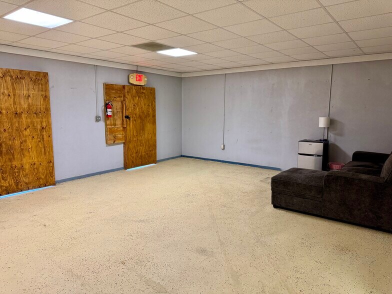 More Photos Of 601 S 9th Ave, Durant Office For Sale