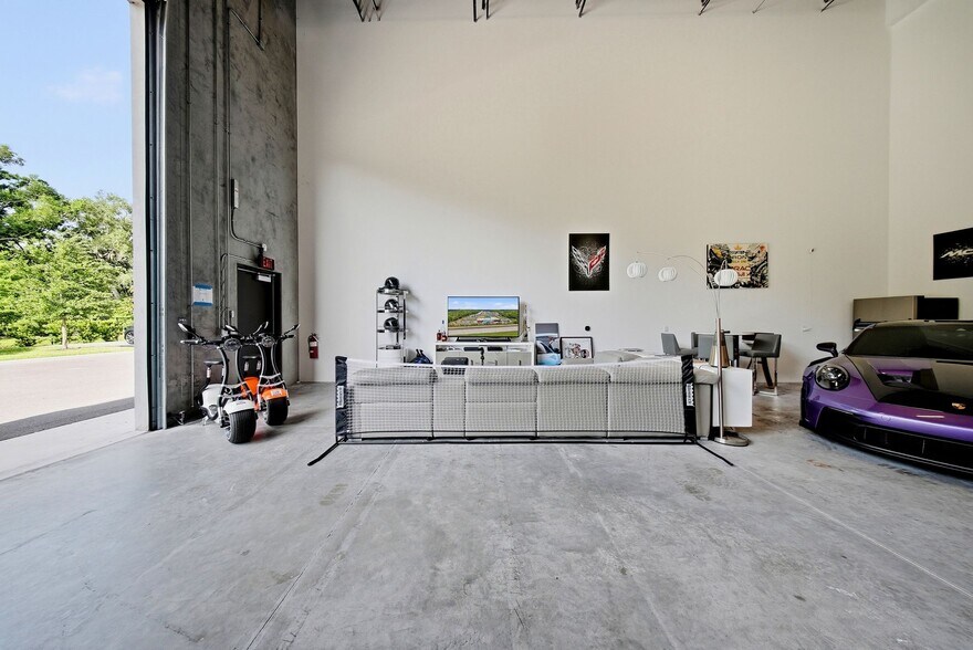 More Photos Of 6500 Motor Enclave Way, Tampa Racetrack For Sale
