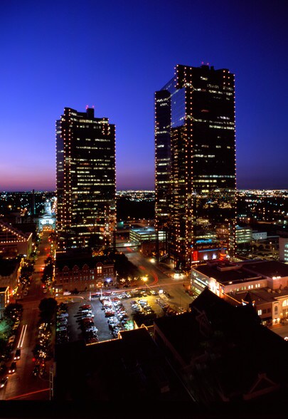 More Photos Of 301 Commerce St, Fort Worth Office For Lease