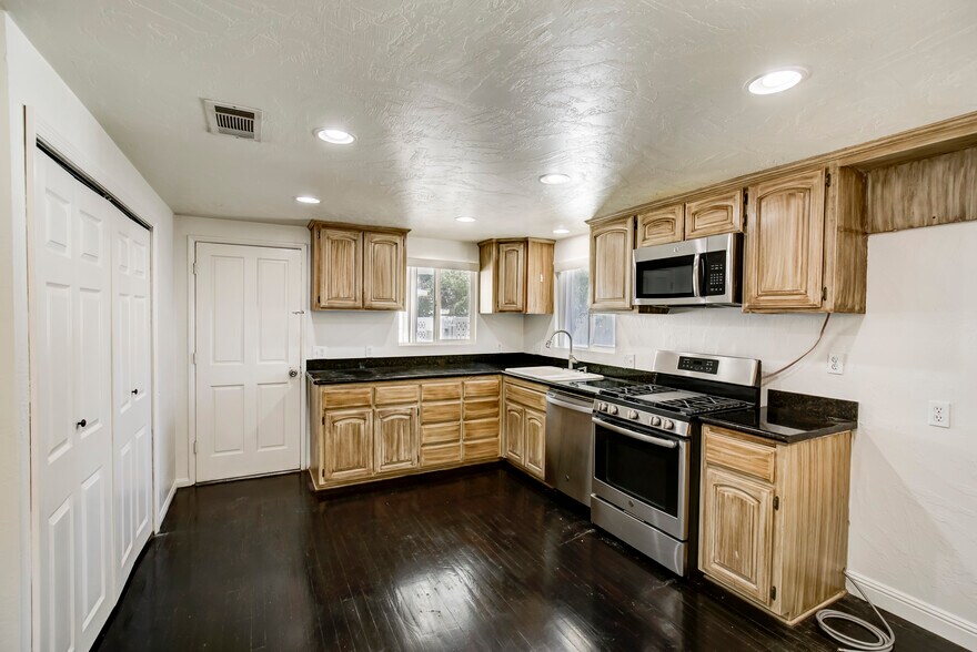 More Photos Of 2371 Mentone Ave, Mentone Apartments For Sale
