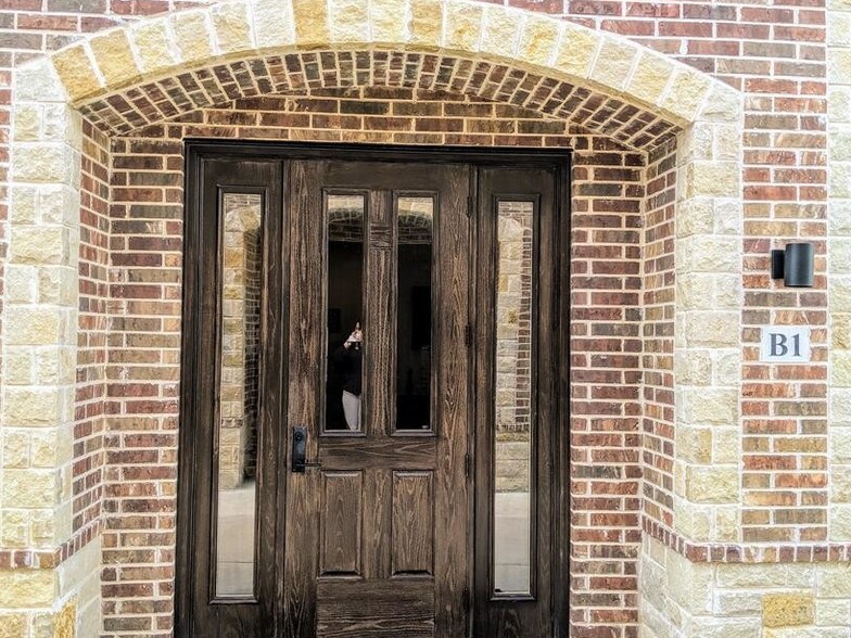 More Photos Of 318 W FM 544, Murphy Medical For Sale