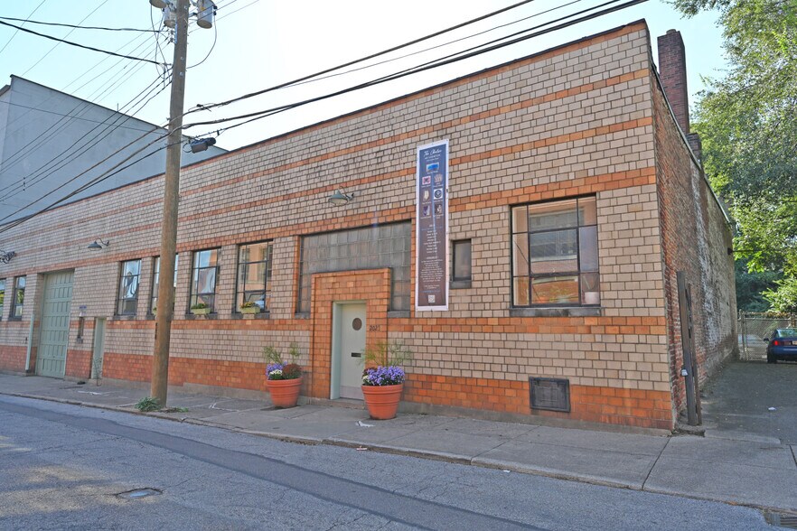 More Photos Of 2025 Dunlap St, Cincinnati Light Manufacturing For Sale