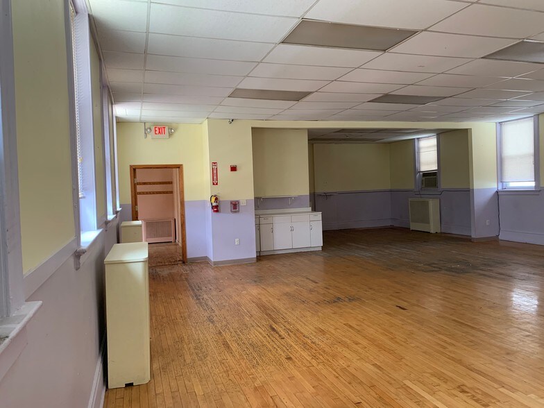 More Photos Of 238 Berkeley Ave, Newark Daycare Center For Sale