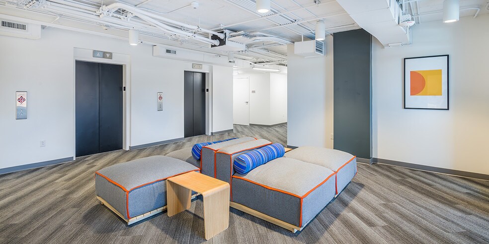 More Photos Of 1515 Mockingbird Ln, Charlotte Office For Lease