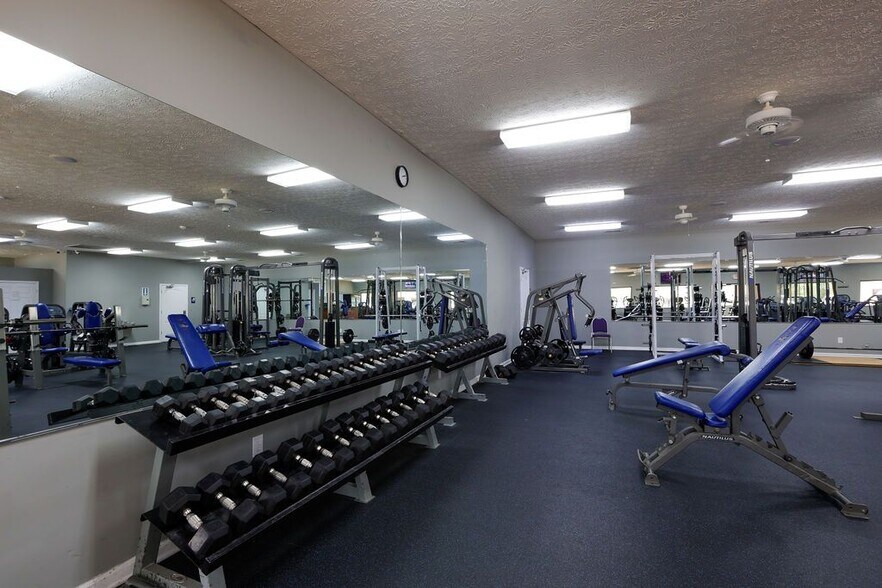 More Photos Of 800 Bel Vista Dr, Springfield General Retail For Sale