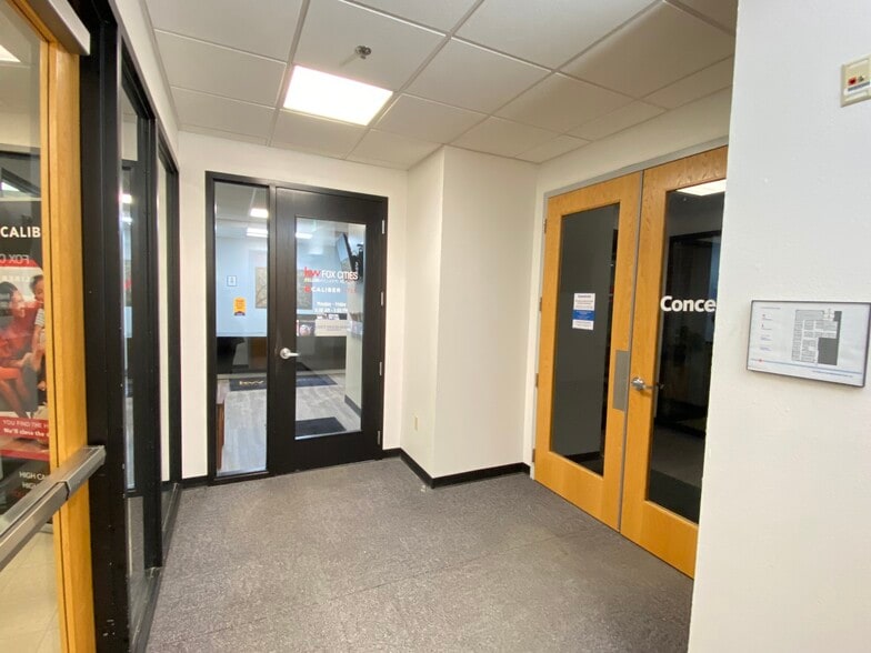 More Photos Of 517 N Westhill Blvd, Appleton Freestanding For Lease