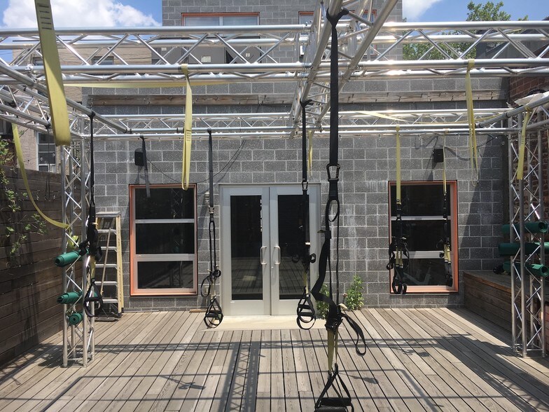 More Photos Of 74 N 8th St, Brooklyn Storefront Retail Office For Lease