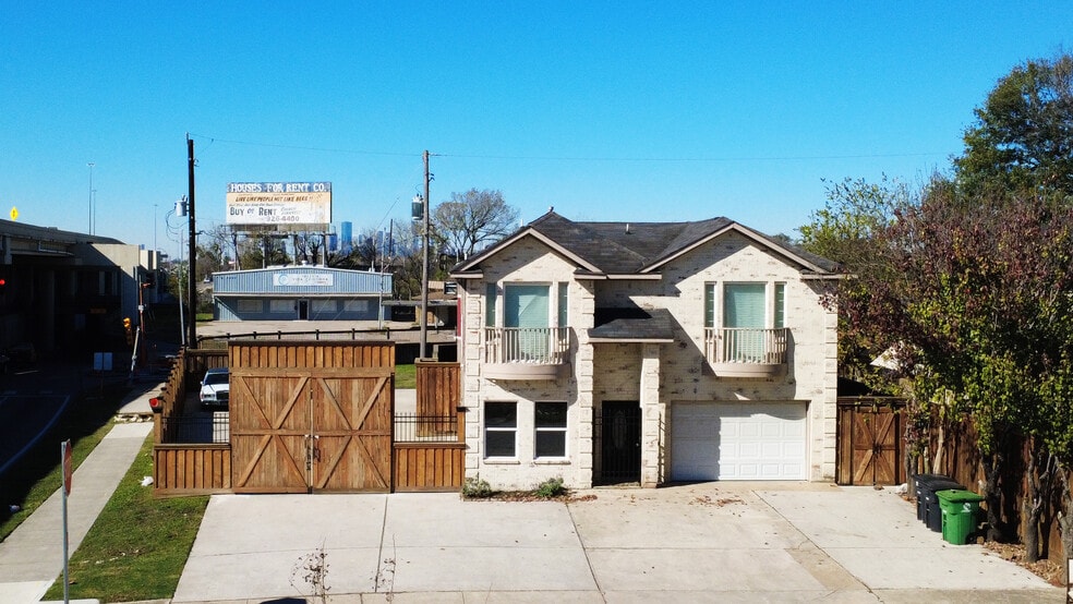 More Photos Of 6623 Gulf Fwy, Houston Office Residential For Sale
