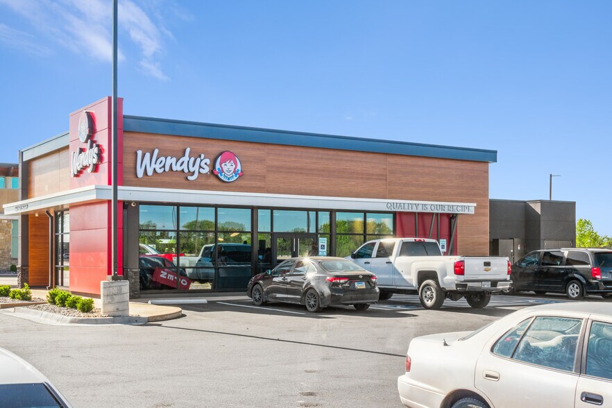 Primary Photo Of 1524 E 30th Ave, Hutchinson Fast Food For Sale