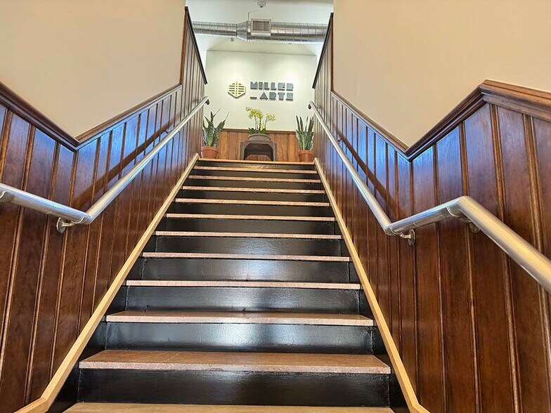 More Photos Of 316 1/2 E Main St, Johnson City Storefront Retail Office For Lease