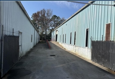 More Photos Of 4824 Downs Ln, Houston Warehouse For Sale