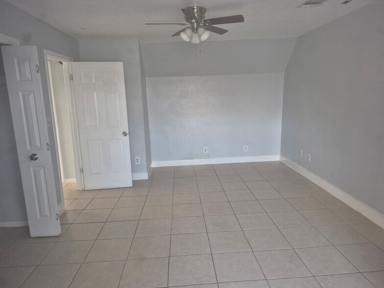 More Photos Of 382 S Interstate 35, New Braunfels Medical For Lease