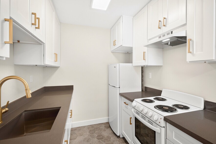 More Photos Of , Seattle Multifamily For Sale