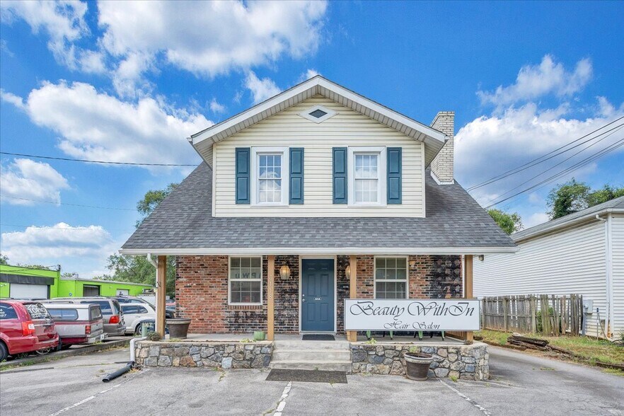 More Photos Of 3118 Williamson Rd NW, Roanoke Freestanding For Sale