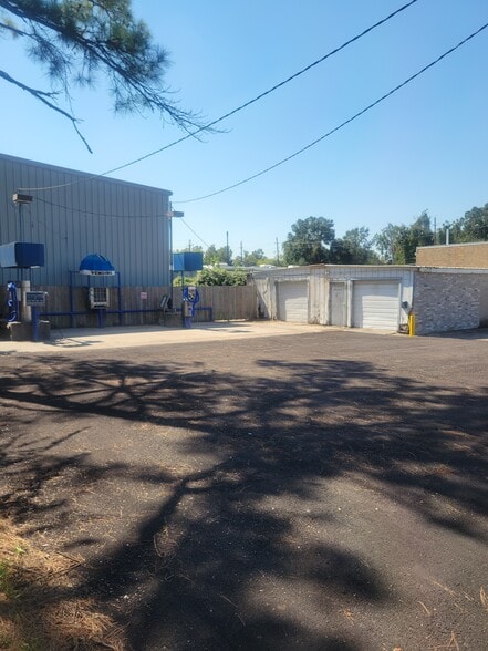 More Photos Of 1006 1st St E, Humble Carwash For Sale