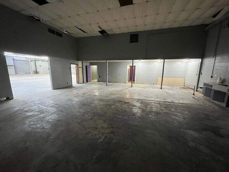 More Photos Of 298 Willis St, Gaffney Manufacturing For Sale