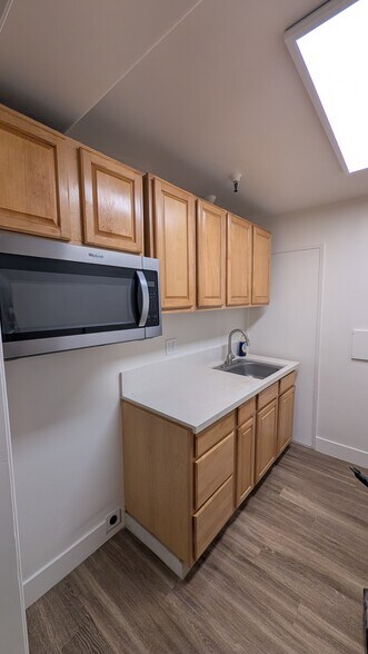 More Photos Of 2990 Mission Blvd, San Diego Office Residential For Lease