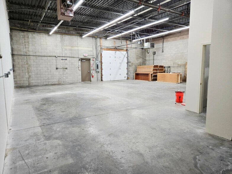 Primary Photo Of 2 Townsend West, Nashua Light Distribution For Lease