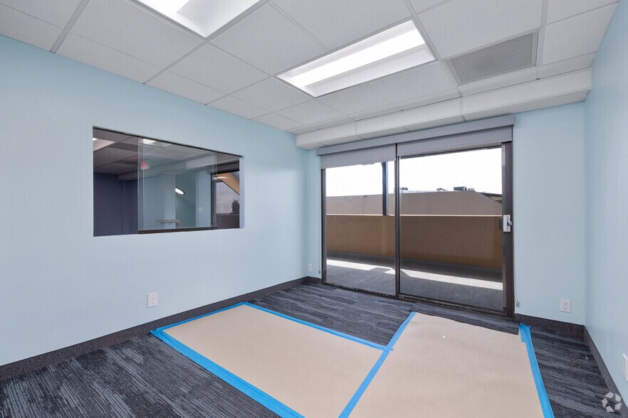 More Photos Of 7574 Trade St, San Diego Research And Development For Lease