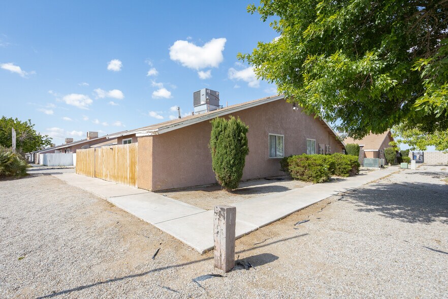 More Photos Of 11211 La Habra Ave, Adelanto Apartments For Sale
