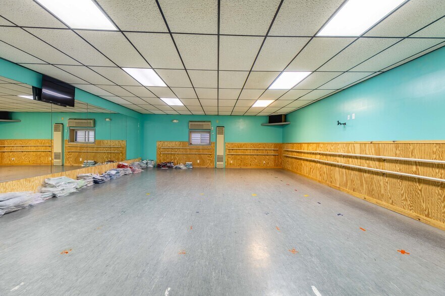 More Photos Of 232 N Main St, Mercersburg Storefront Retail Residential For Sale