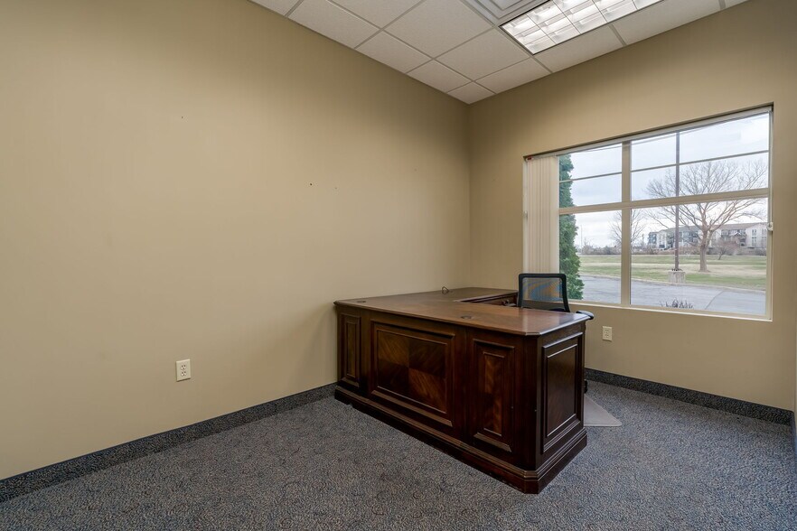 More Photos Of 120 Augusta Ct N, Mankato General Retail For Sale