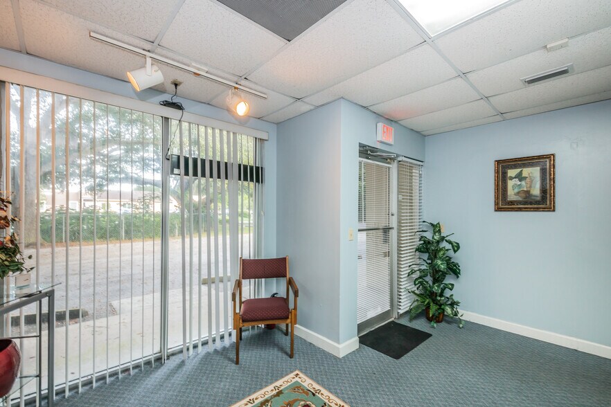 More Photos Of 221 Pauls Dr, Brandon Loft Creative Space For Lease