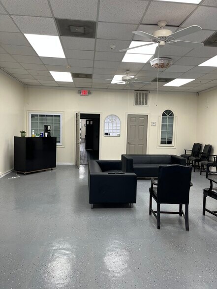More Photos Of 6978 Main St, Lithonia Storefront Retail Office For Lease