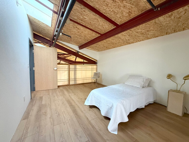 More Photos Of 3114 Larimer St, Denver Showroom For Sale